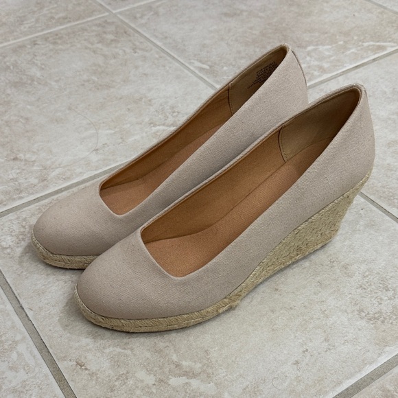 J. Crew Tan size 10 Espadrilles - never worn - Picture 1 of 7